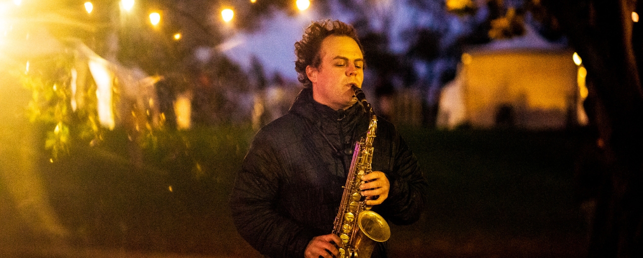 Enjoy roving performances from brilliant local musicians as the sun sets and you explore the gorgeous foreshore.