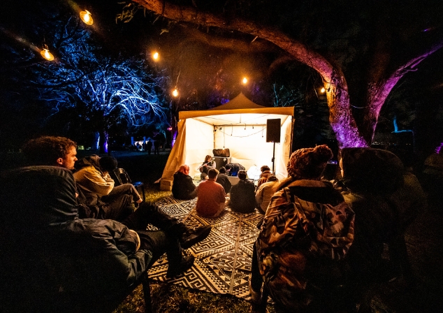 Melville Midwinter artists and crowd