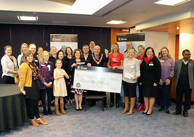 Winners of Project Robin Hood IV with the Mayor at the big cheque presentation