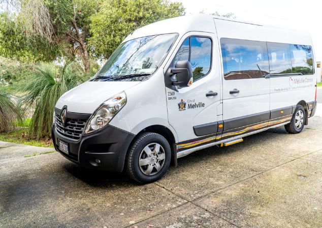 Renault Auto People Mover 11-Seater Bus