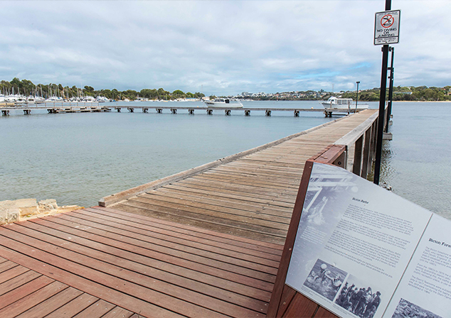 photo of jetty at bicton baths