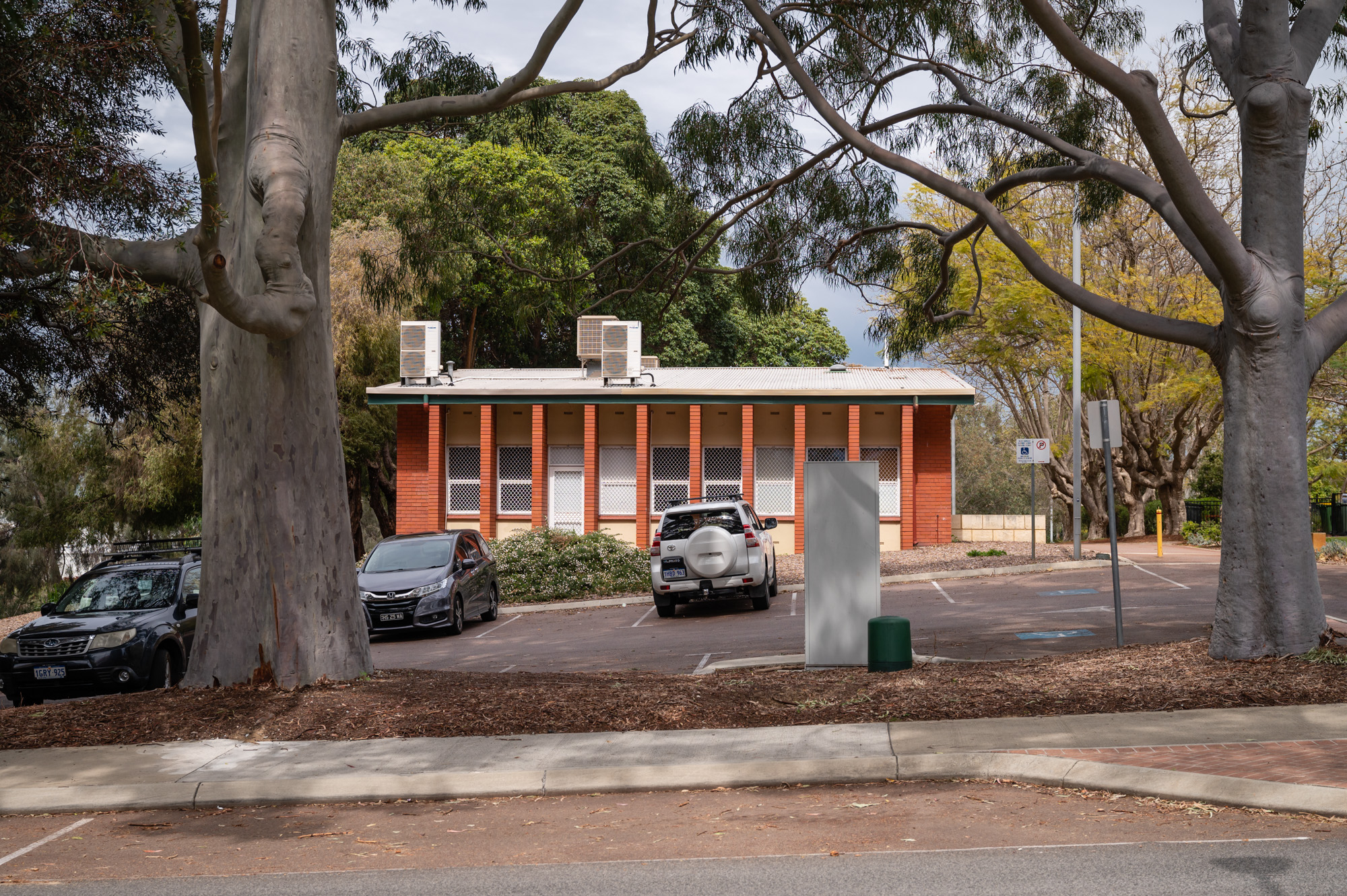 kadidjiny park hall